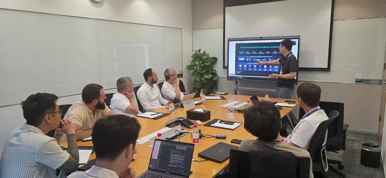 Cyber University and H3C Technologies Advance Strategic Cooperation in Smart Campus and Artificial Intelligence